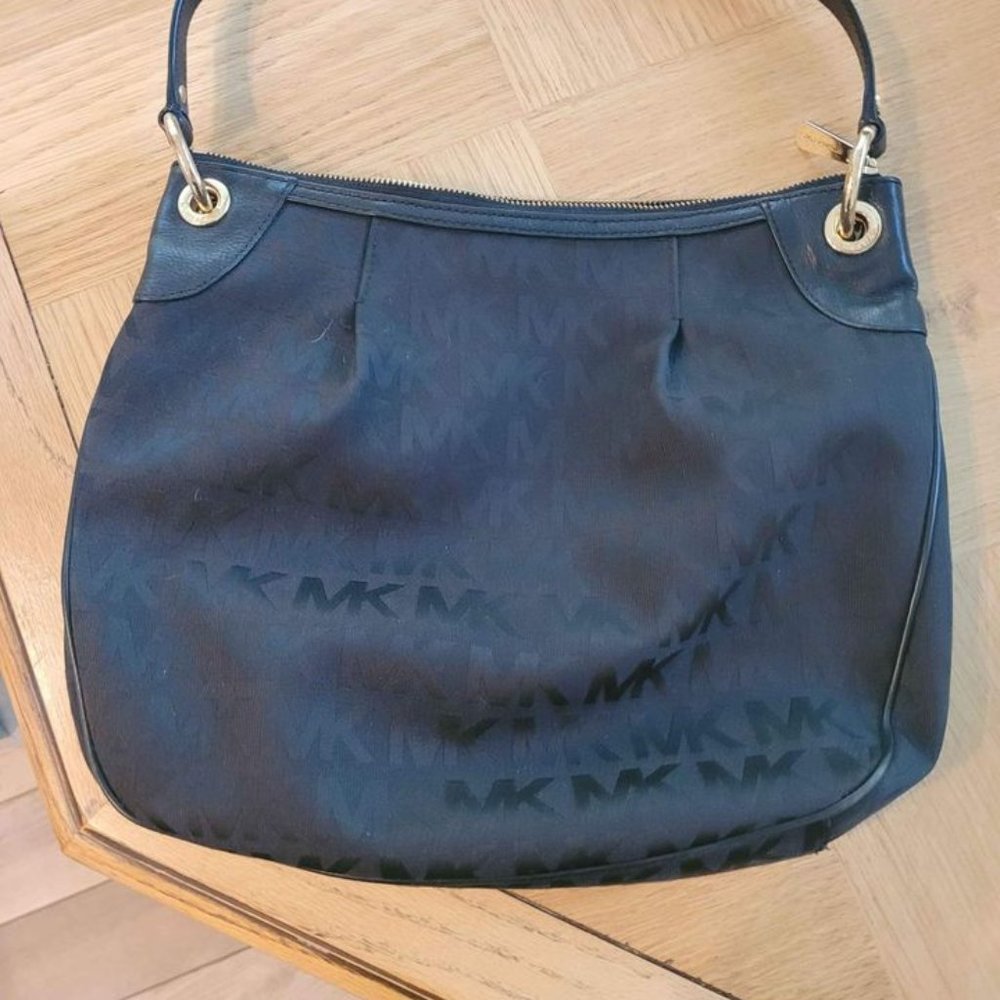 Michale Kors Purse